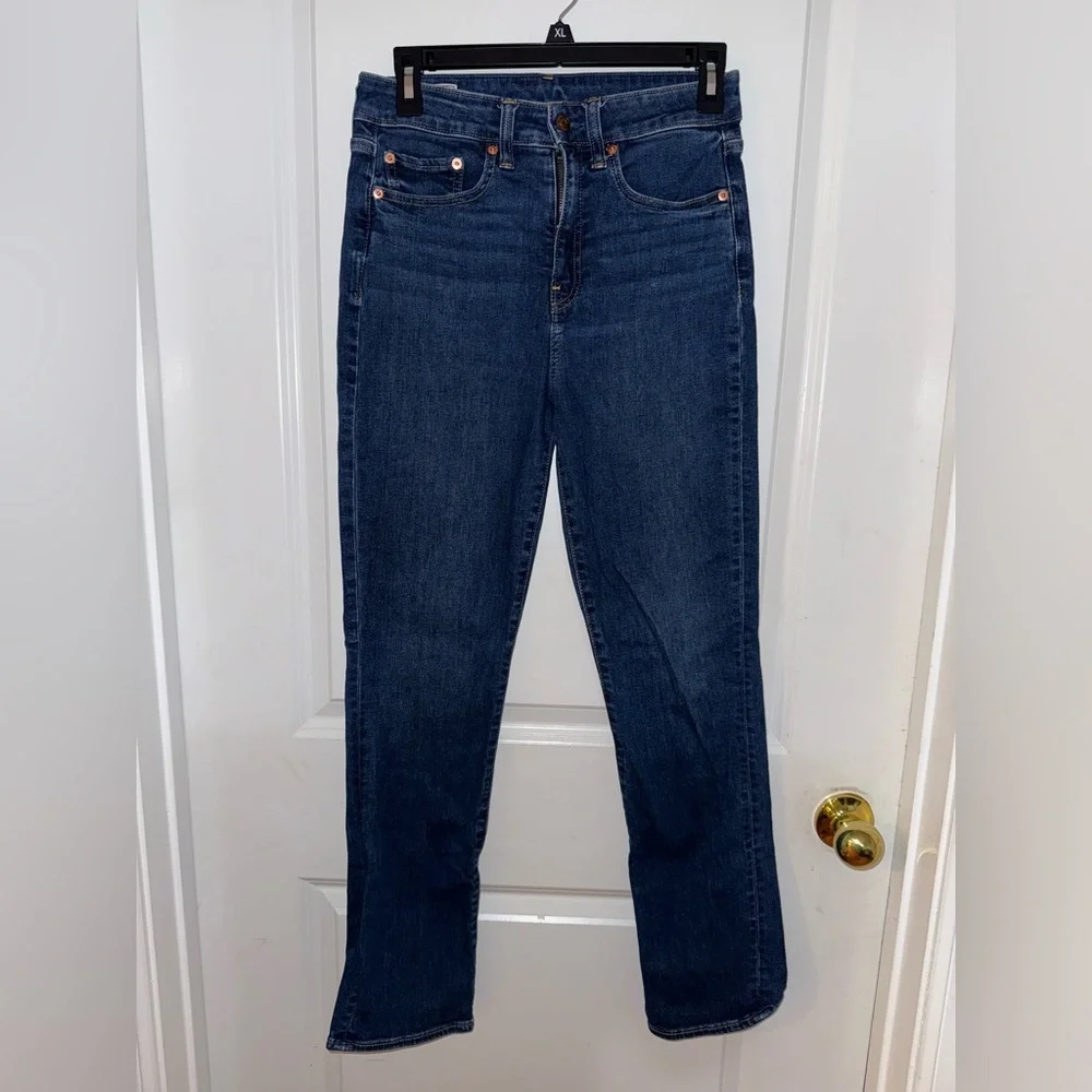 GAP Women's Classic Straight High Rise Leg Blue Jeans‎ Size 28/6
